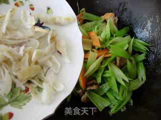 家常菜----西芹炒百合的做法步骤:8