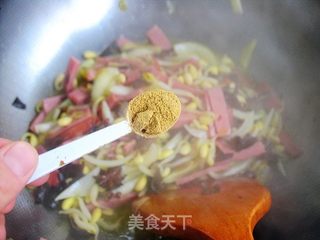 简单一招教你做出非常松散的焖面——豆芽焖面的做法步骤：8