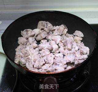 酸辣鸭肉的做法步骤:2