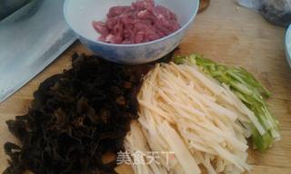 家庭版鱼香肉丝的做法步骤:2