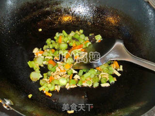 杂蔬炒米饭的做法步骤:3
