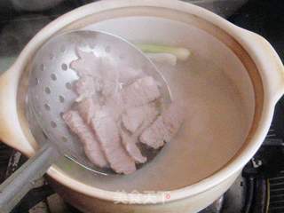咸肉片煲春笋的做法步骤:6
