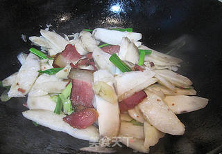 腊肉炒淮山薯的做法步骤:7
