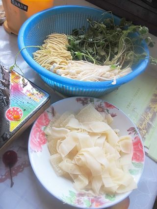 鸡肉火锅的做法步骤:12