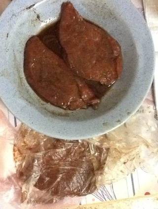 黑椒牛排的做法步骤：1