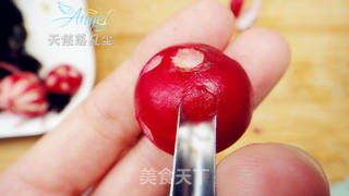盘饰——樱桃萝卜小蘑菇的做法步骤:5
