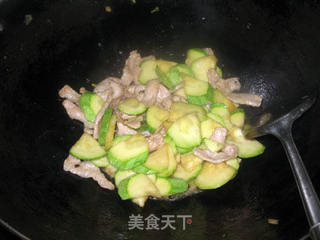 西葫芦炒肉片的做法步骤:8