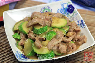 西葫芦炒肉片的做法步骤:9