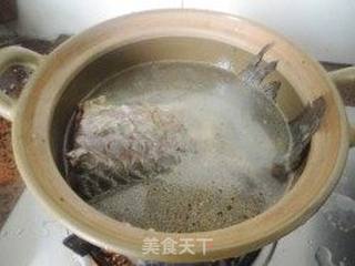 鲜甜鱼尾汤的做法步骤:3