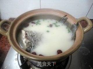 鲜甜鱼尾汤的做法步骤:7