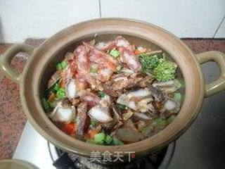 彩蔬腊味煲仔饭的做法步骤:8