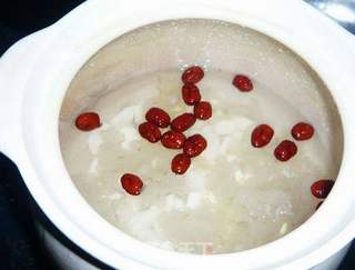 山药银耳米酒大枣羹的做法步骤:5