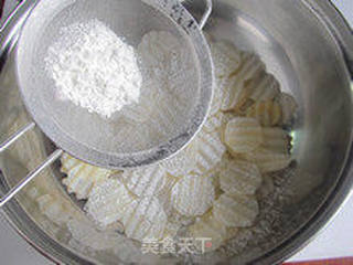 远离添加剂,健康解谗—自制香辣薯片的做法步骤:6