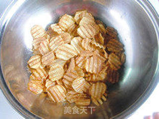 远离添加剂,健康解谗—自制香辣薯片的做法步骤:12
