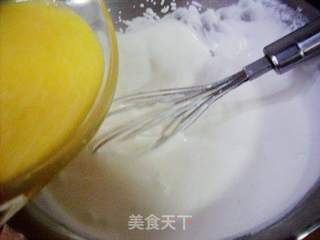 草莓酸奶冰激凌的做法步骤:5