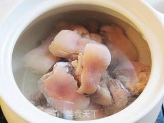 【如花美眷】红菜头豆干猪手汤的做法步骤:3