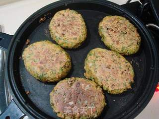 粗粮制作“蔬菜贴饼子”的做法步骤：6