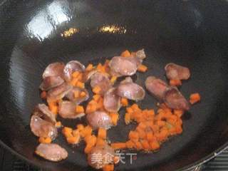 香肠胡萝卜炒饭的做法步骤:3