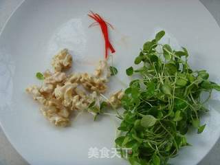 香椿苗拌核桃仁的做法步骤:3