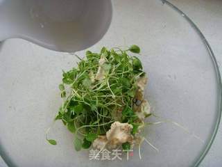 香椿苗拌核桃仁的做法步骤:4