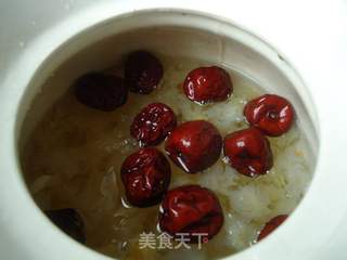 红枣莲子银耳羹的做法步骤:8