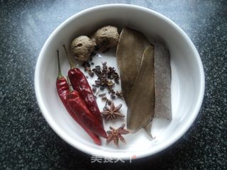 【卤猪头肉】的做法步骤:2