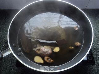 【卤猪头肉】的做法步骤:5