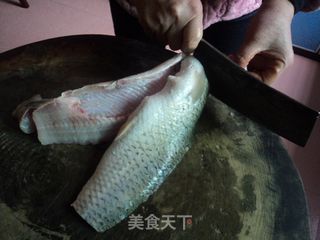 【水煮鱼】教如何片鱼片的做法步骤:3