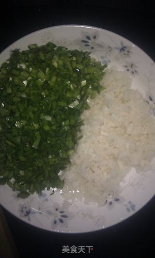 韭菜荸荠猪肉水饺的做法步骤:3