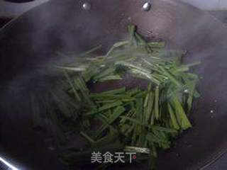 韭菜炒鸡蛋的做法步骤：5