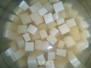 麻婆豆腐的做法步骤：1
