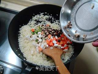 塔吉锅什锦焖饭的做法步骤：3