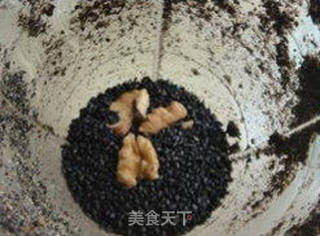营养健脑的方便点心——自制即冲型黑芝麻核桃糊的做法步骤:3