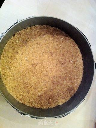 不用烤箱也能做的生日蛋糕——草莓慕斯蛋糕的做法步骤:4