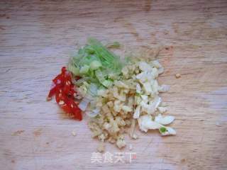 雪菜烧黄鱼的做法步骤:2