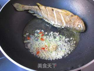 雪菜烧黄鱼的做法步骤:5