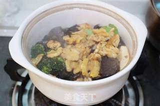 用脑一族健脑益智的平民家常菜——【蚝汁桃仁木耳豆腐煲】的做法步骤:10
