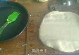 培根披萨的做法步骤:5