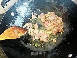 茨菰蒜苗炒肉片的做法步骤：5