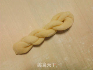 蜂蜜鸡蛋小麻花的做法步骤:10