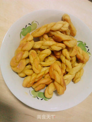 蜂蜜鸡蛋小麻花的做法步骤:11