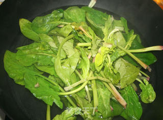 【贪嘴鹦之菠菜大变身,减肥新菜肴】松子菠菜盅的做法步骤:2