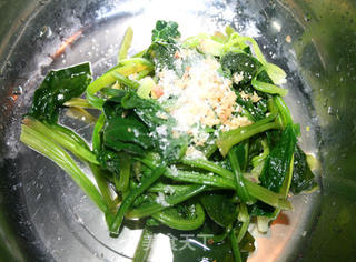 【贪嘴鹦之菠菜大变身,减肥新菜肴】松子菠菜盅的做法步骤:7