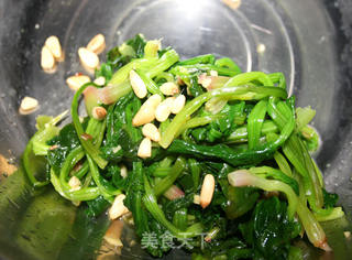 【贪嘴鹦之菠菜大变身,减肥新菜肴】松子菠菜盅的做法步骤:8