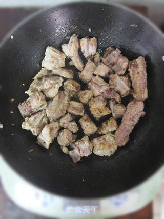 惹味下酒菜—葱香蚝油煎骨的做法步骤:5