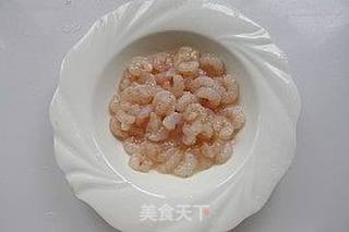 荷兰豆炒虾仁的做法步骤：3