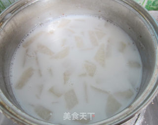 牛奶雪梨白果汤的做法步骤：5