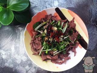 巧做猪心赛狗肉的做法步骤：5