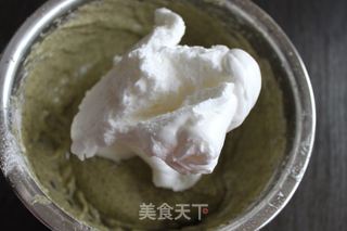 黑芝麻戚风蛋糕的做法步骤:15