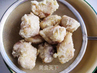 菠萝咕老肉的做法步骤:7